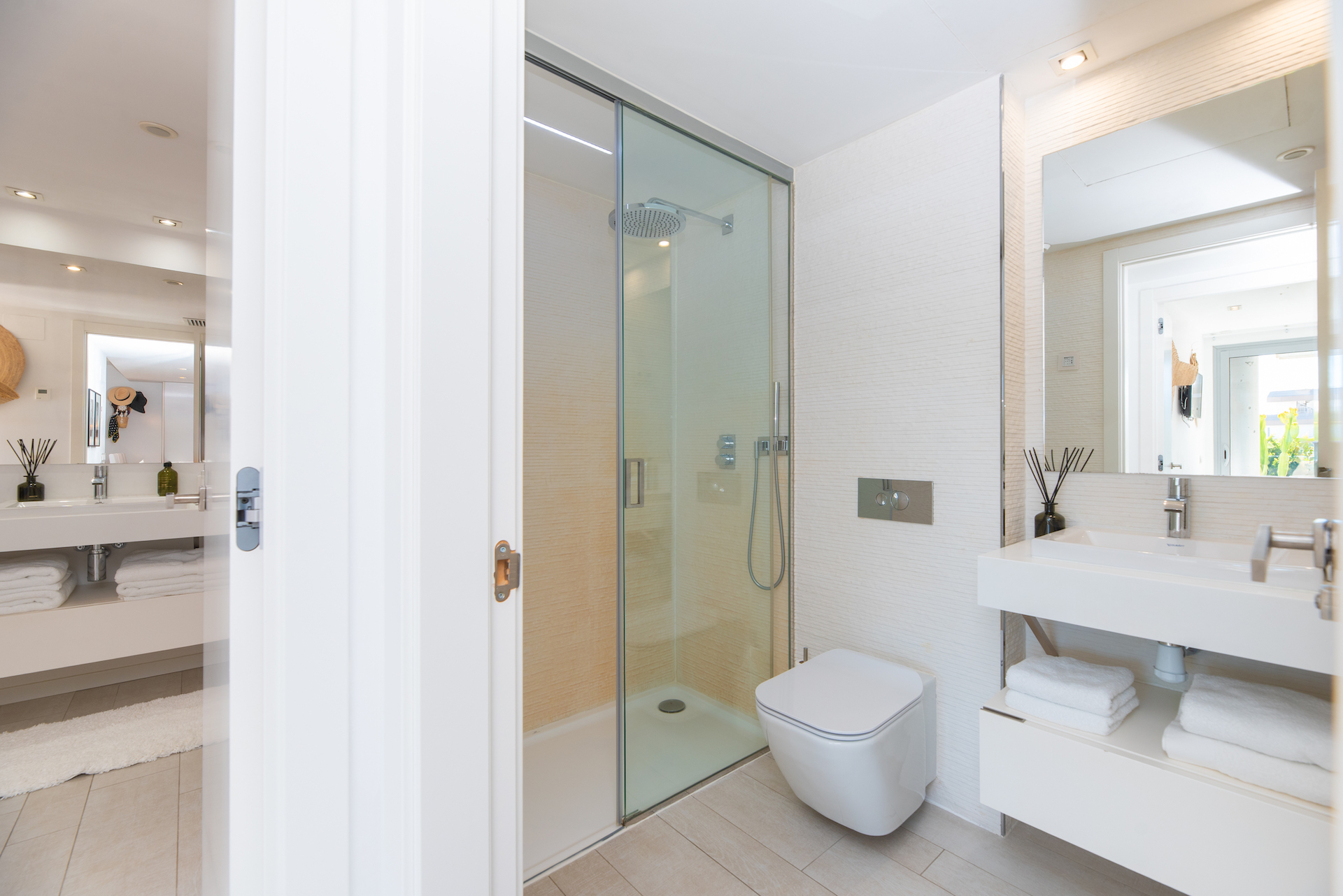 Resa Estates apartment for sale in Ibiza marina botafoch modern bathroom 1.jpg